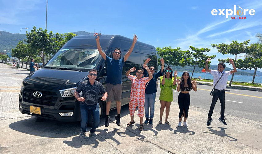 Explore-Vietnam-Luxury-Car