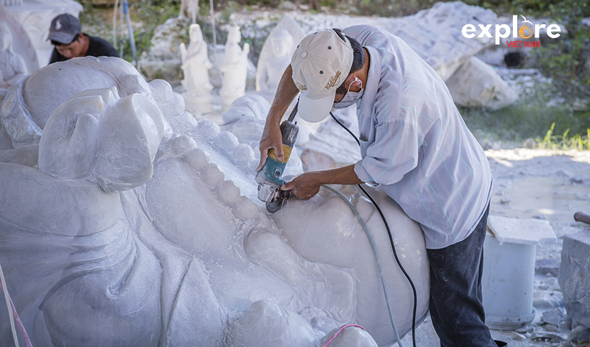 Non-Nuoc-Marble-Carving-Village-Danang