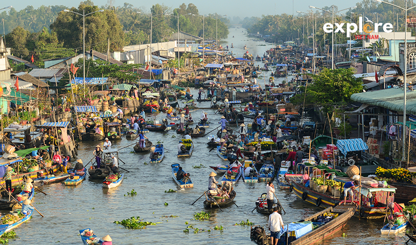 Floating-market